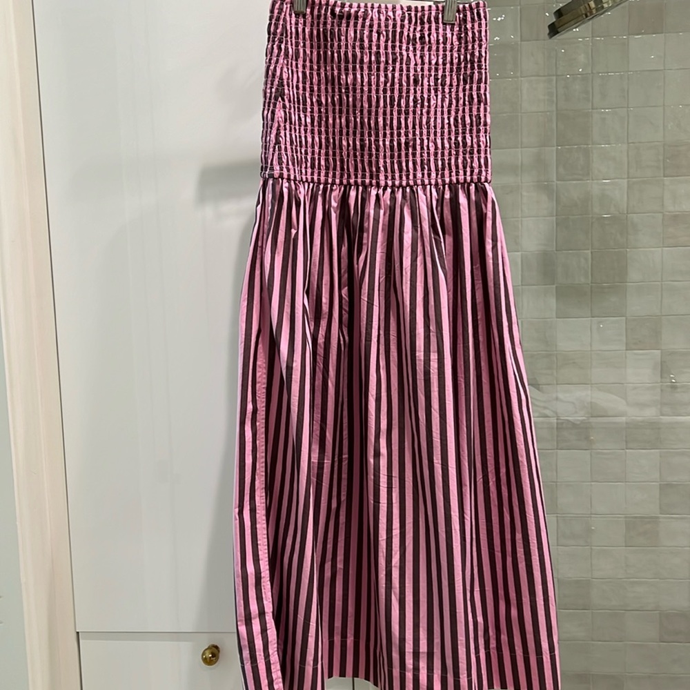 Ganni smocked striped cotton poplin skirt. Size S.